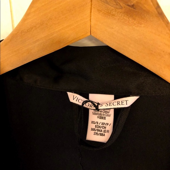 victoria’s secret robe - Picture 4 of 4